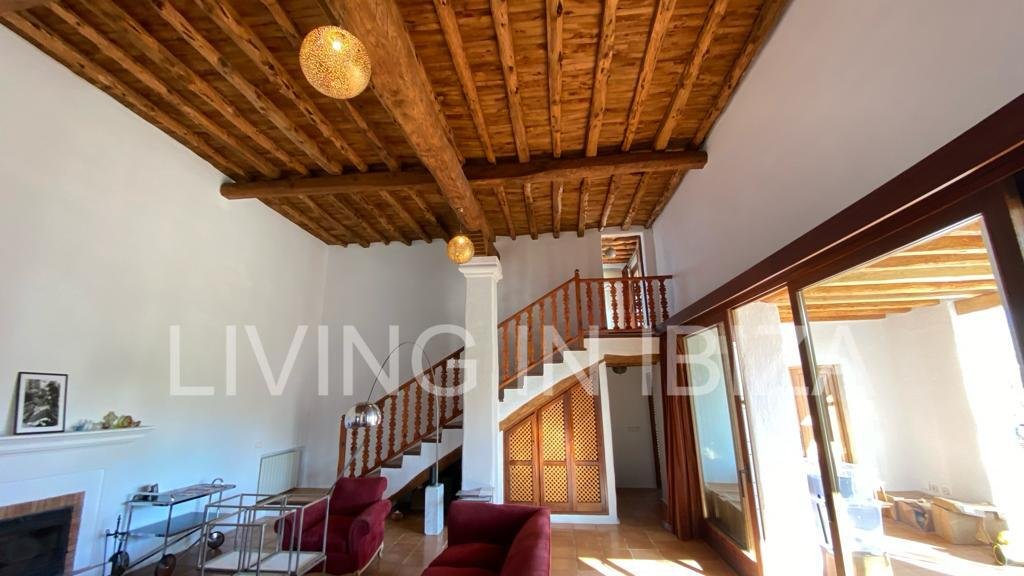 Alquiler larga temporada. Impresionante casa de campo típica ibicenca. Exquisita con muy buen gusto y calidad
