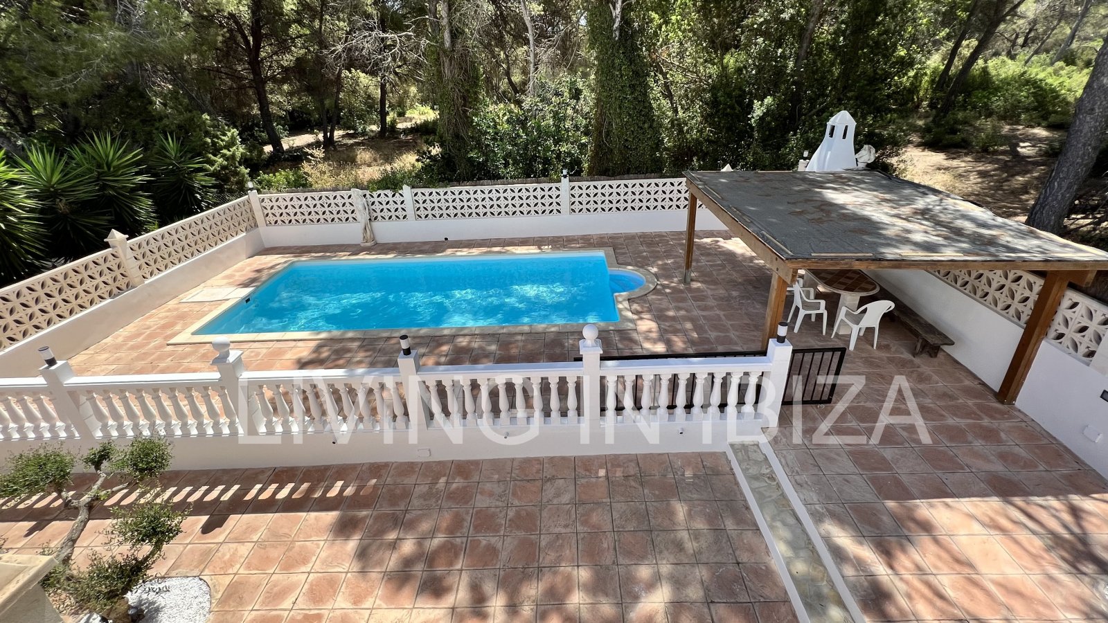 CONTRATO TEMPORAL. Se alquila confortable casa independiente, unifamiliar en Es Canar, Santa Eulalia del Rio. A unos 800 metros del mar. Con piscina