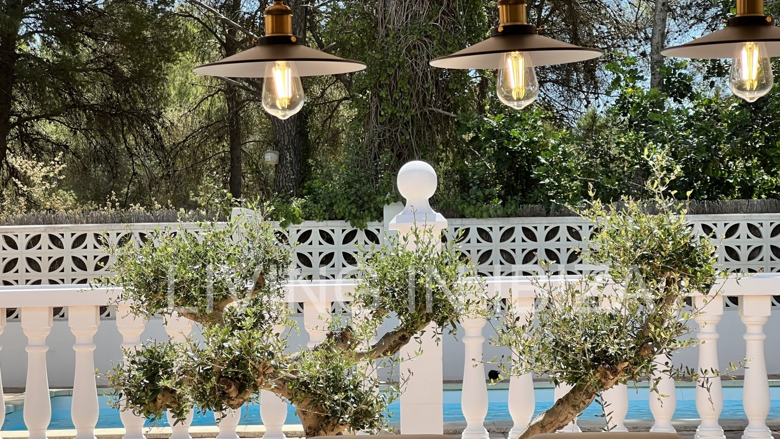 CONTRATO TEMPORAL. Se alquila confortable casa independiente, unifamiliar en Es Canar, Santa Eulalia del Rio. A unos 800 metros del mar. Con piscina