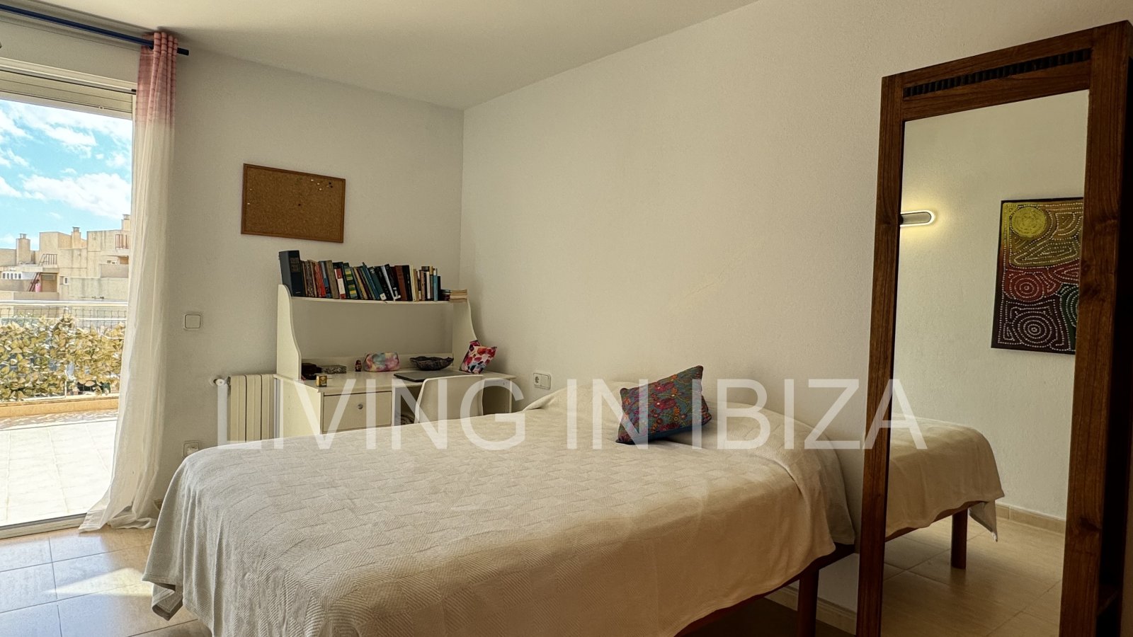 EN VENTA: THE SKY OF IBIZA, vivienda adosada de cuatro plantas (triplex) en Ibiza, zona Can Misses. 4 dormitorios, piscina a 5 minutos del aeropuerto