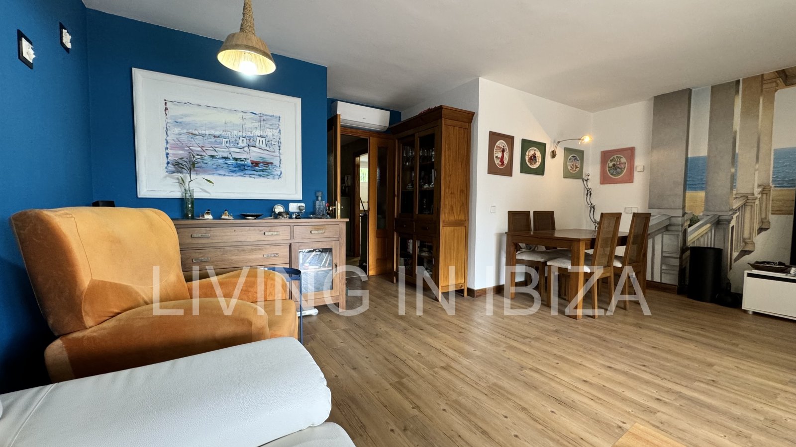 EN VENTA: THE SKY OF IBIZA, vivienda adosada de cuatro plantas (triplex) en Ibiza, zona Can Misses. 4 dormitorios, piscina a 5 minutos del aeropuerto