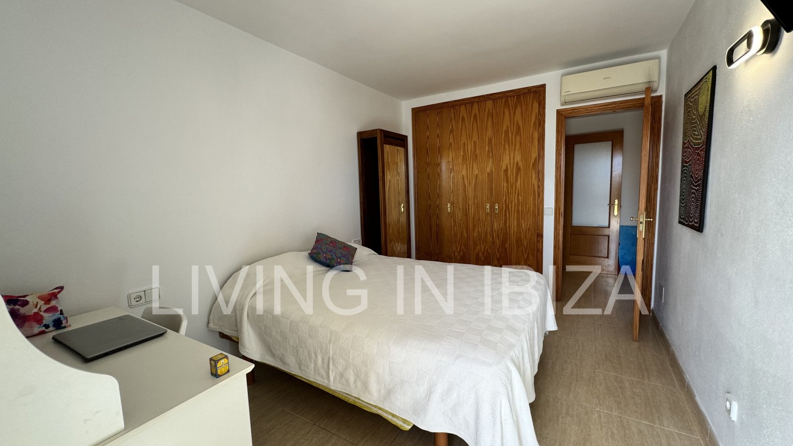 EN VENTA: THE SKY OF IBIZA, vivienda adosada de cuatro plantas (triplex) en Ibiza, zona Can Misses. 4 dormitorios, piscina a 5 minutos del aeropuerto