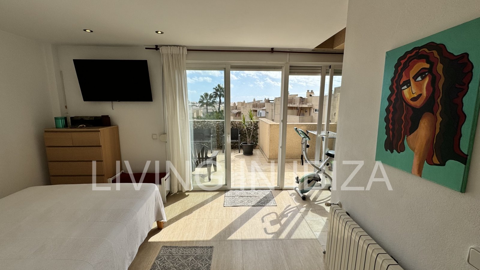 EN VENTA: THE SKY OF IBIZA, vivienda adosada de cuatro plantas (triplex) en Ibiza, zona Can Misses. 4 dormitorios, piscina a 5 minutos del aeropuerto