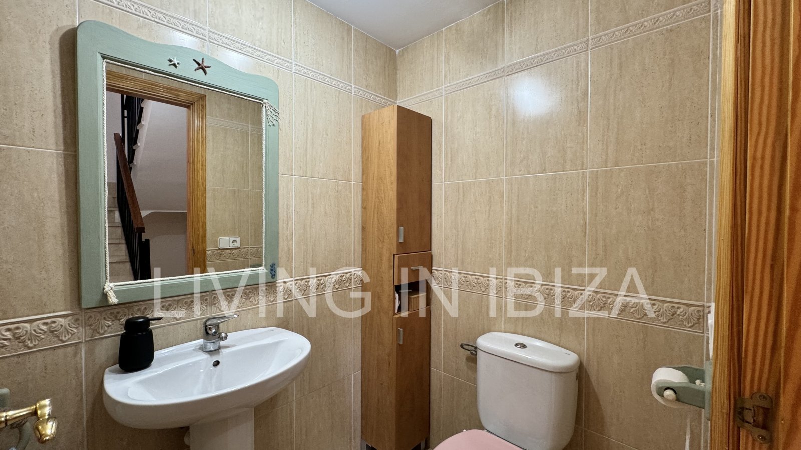 EN VENTA: THE SKY OF IBIZA, vivienda adosada de cuatro plantas (triplex) en Ibiza, zona Can Misses. 4 dormitorios, piscina a 5 minutos del aeropuerto