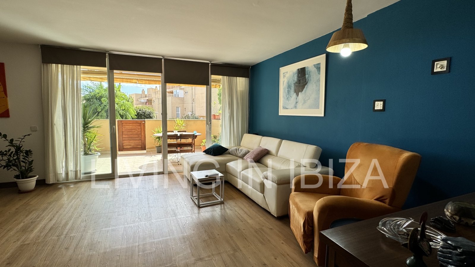 EN VENTA: THE SKY OF IBIZA, vivienda adosada de cuatro plantas (triplex) en Ibiza, zona Can Misses. 4 dormitorios, piscina a 5 minutos del aeropuerto
