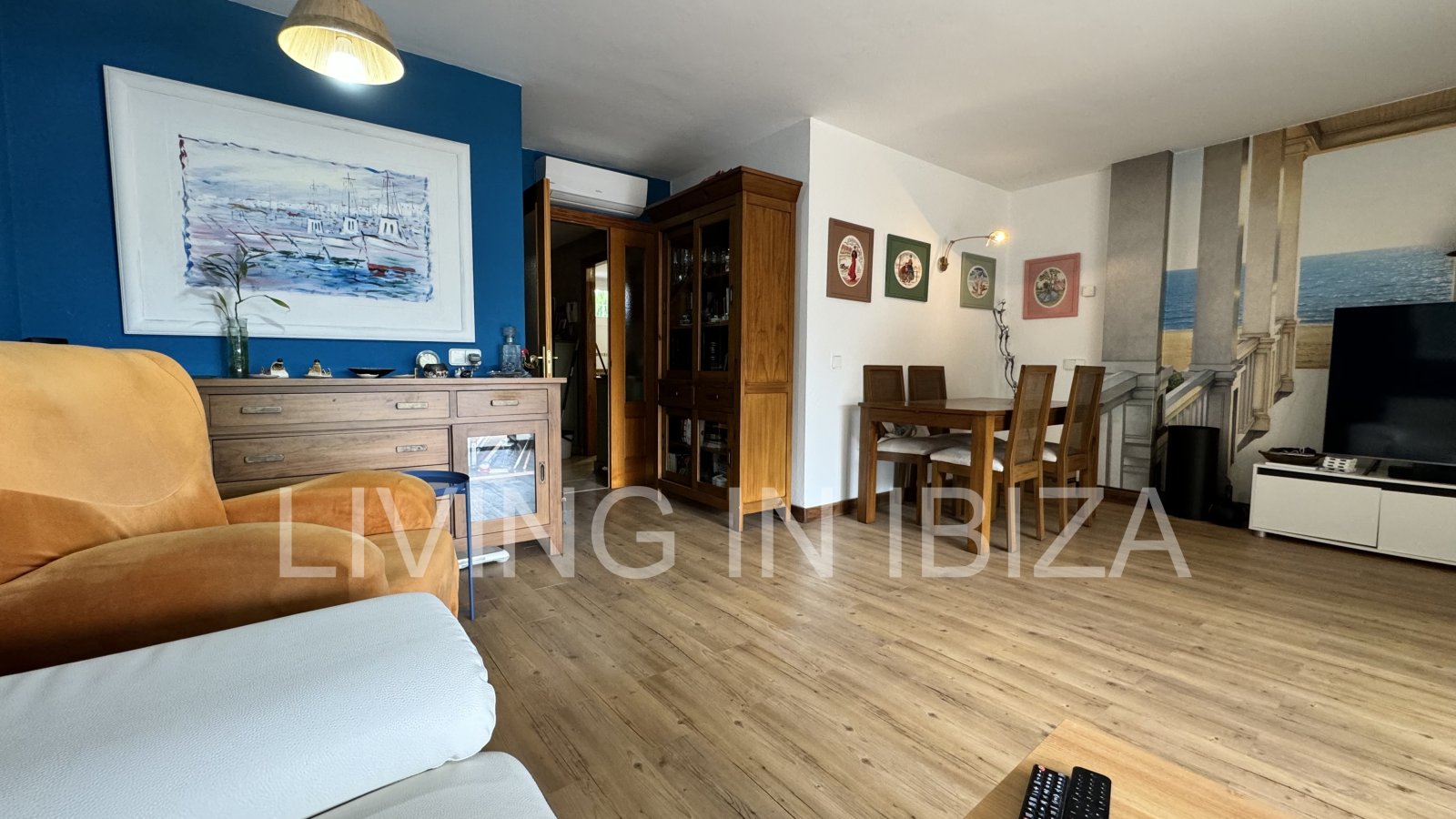 EN VENTA: THE SKY OF IBIZA, vivienda adosada de cuatro plantas (triplex) en Ibiza, zona Can Misses. 4 dormitorios, piscina a 5 minutos del aeropuerto