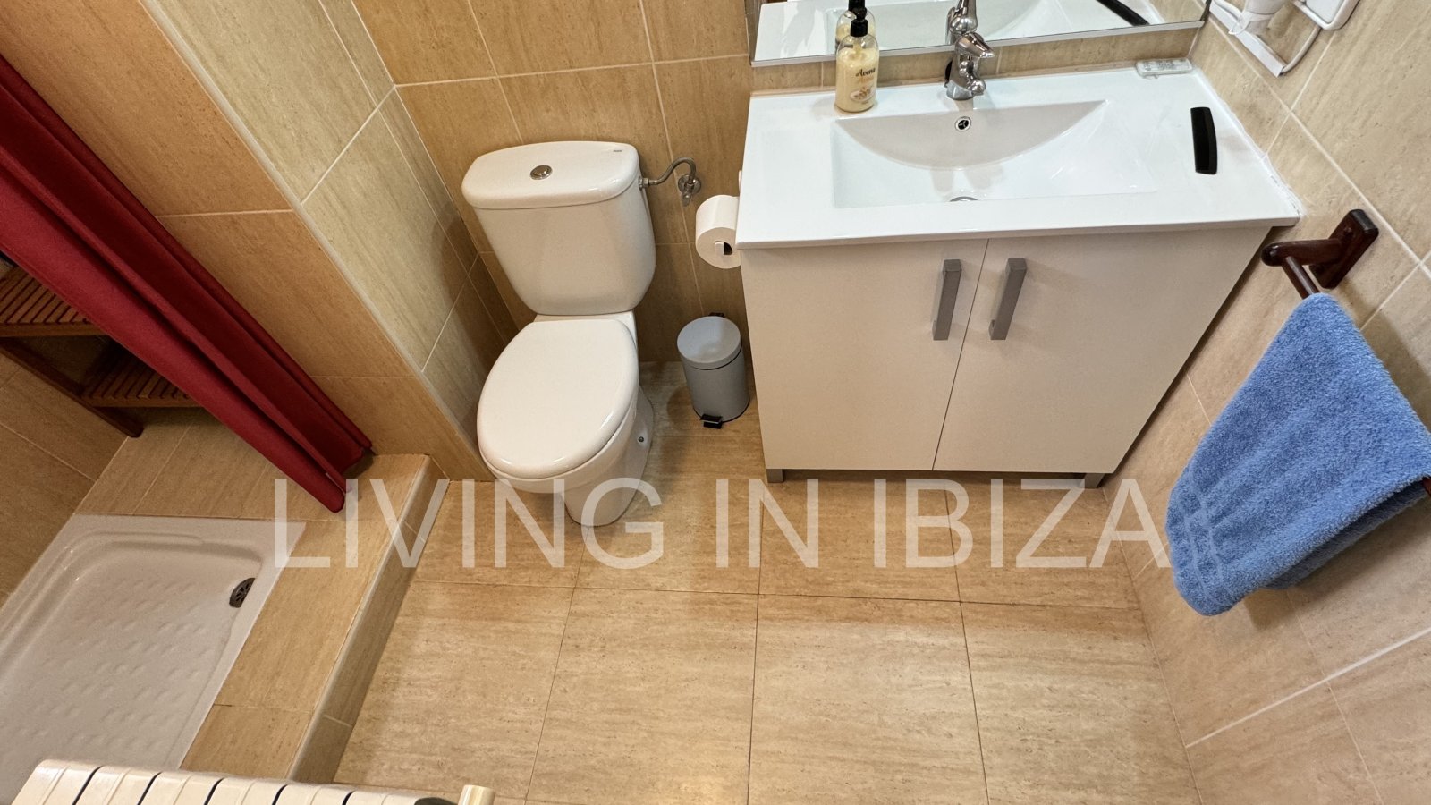 EN VENTA: THE SKY OF IBIZA, vivienda adosada de cuatro plantas (triplex) en Ibiza, zona Can Misses. 4 dormitorios, piscina a 5 minutos del aeropuerto
