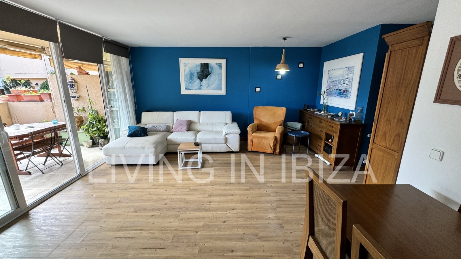 EN VENTA: THE SKY OF IBIZA, vivienda adosada de cuatro plantas (triplex) en Ibiza, zona Can Misses. 4 dormitorios, piscina a 5 minutos del aeropuerto