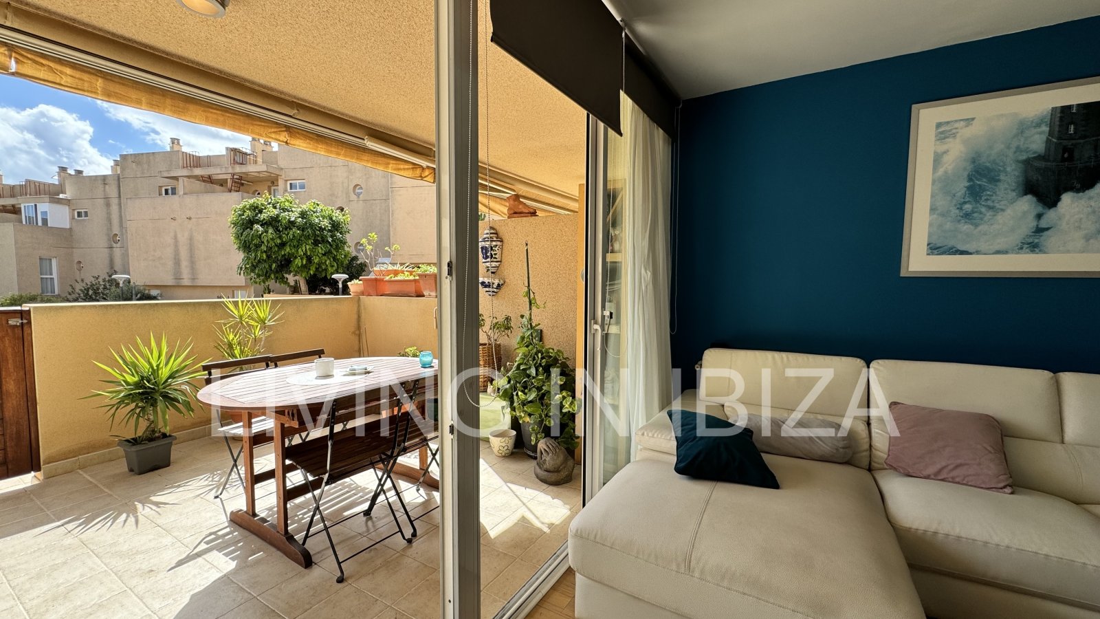 EN VENTA: THE SKY OF IBIZA, vivienda adosada de cuatro plantas (triplex) en Ibiza, zona Can Misses. 4 dormitorios, piscina a 5 minutos del aeropuerto