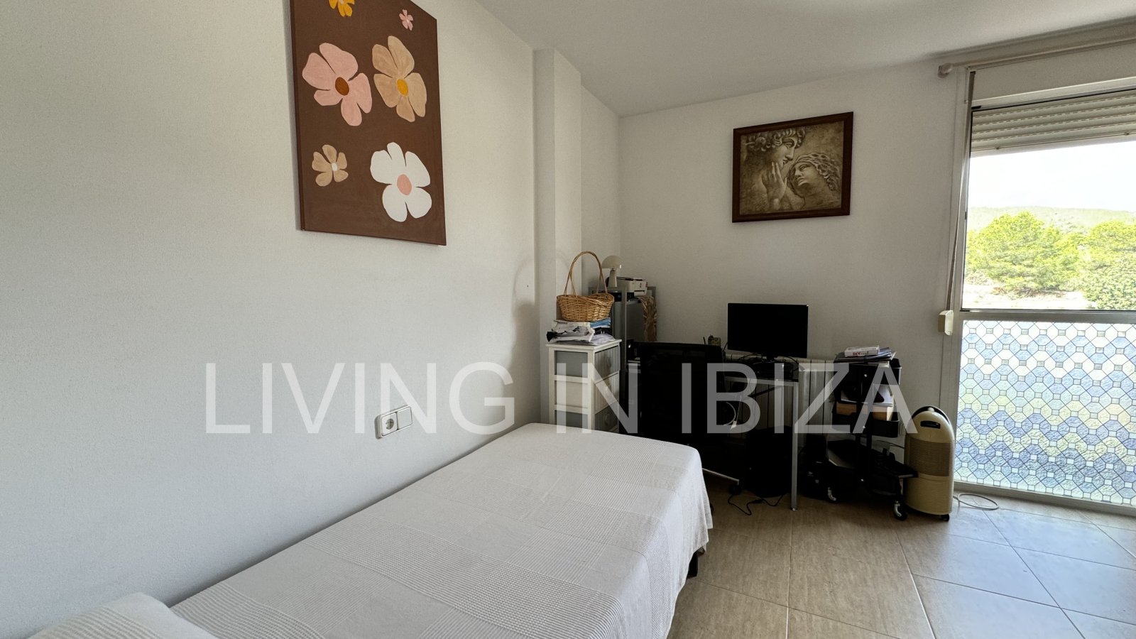 EN VENTA: THE SKY OF IBIZA, vivienda adosada de cuatro plantas (triplex) en Ibiza, zona Can Misses. 4 dormitorios, piscina a 5 minutos del aeropuerto