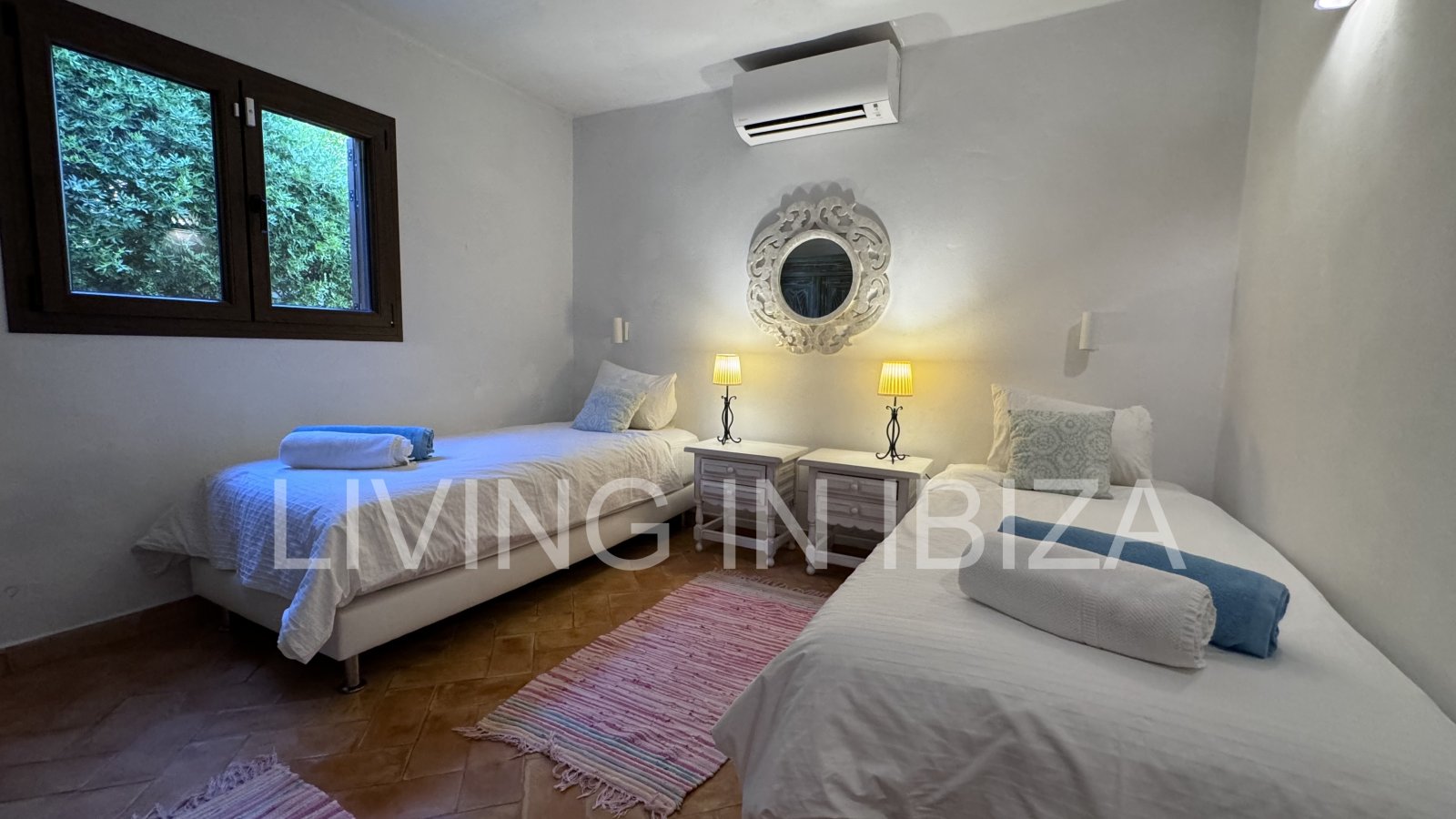 Alquiler larga temporada/alquiler anual. Finca totalmente reformada en la zona de Cala Conta, isla de Ibiza. Agradable privacidad