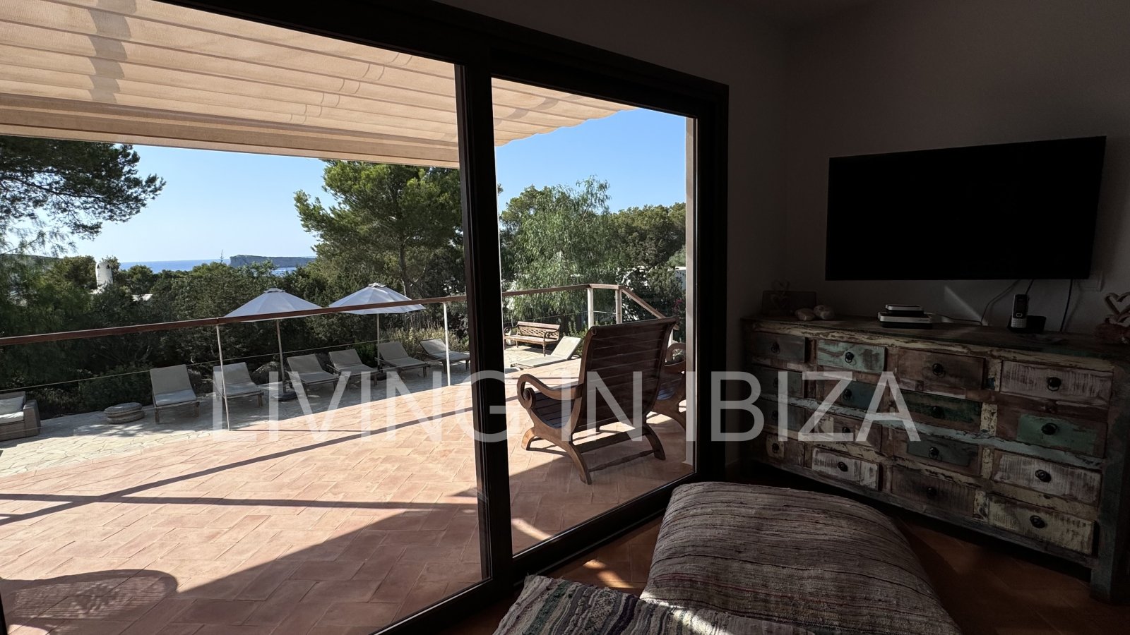 Alquiler larga temporada/alquiler anual. Finca totalmente reformada en la zona de Cala Conta, isla de Ibiza. Agradable privacidad