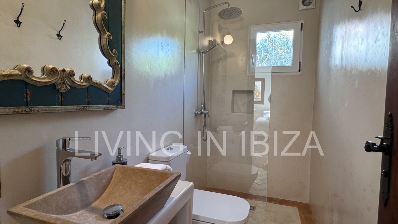 Alquiler larga temporada/alquiler anual. Finca totalmente reformada en la zona de Cala Conta, isla de Ibiza. Agradable privacidad