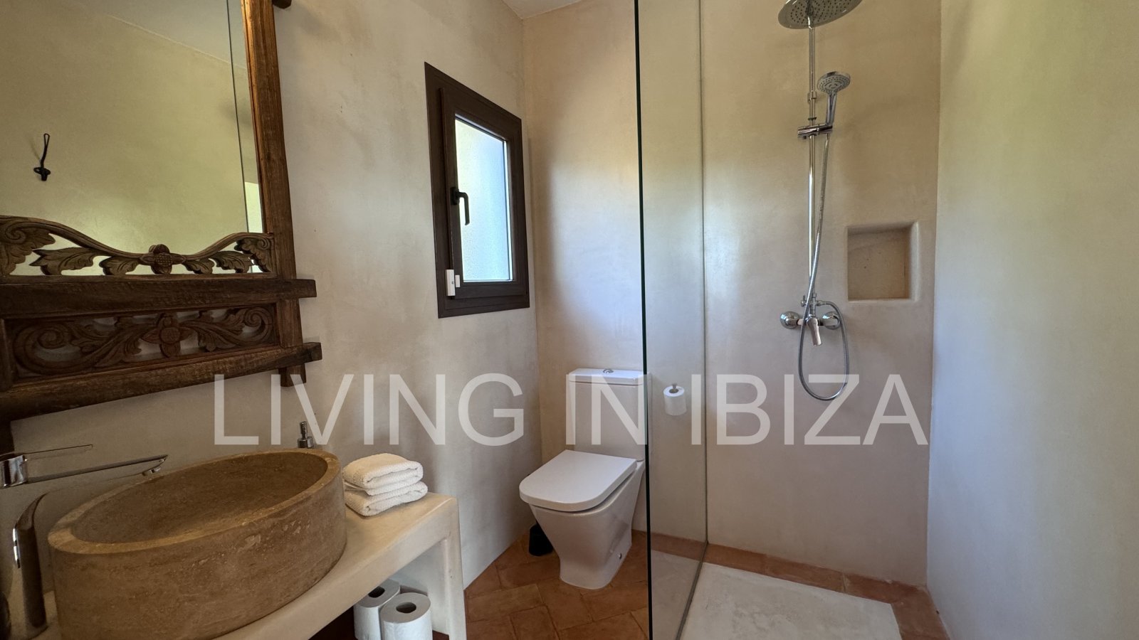 Alquiler larga temporada/alquiler anual. Finca totalmente reformada en la zona de Cala Conta, isla de Ibiza. Agradable privacidad