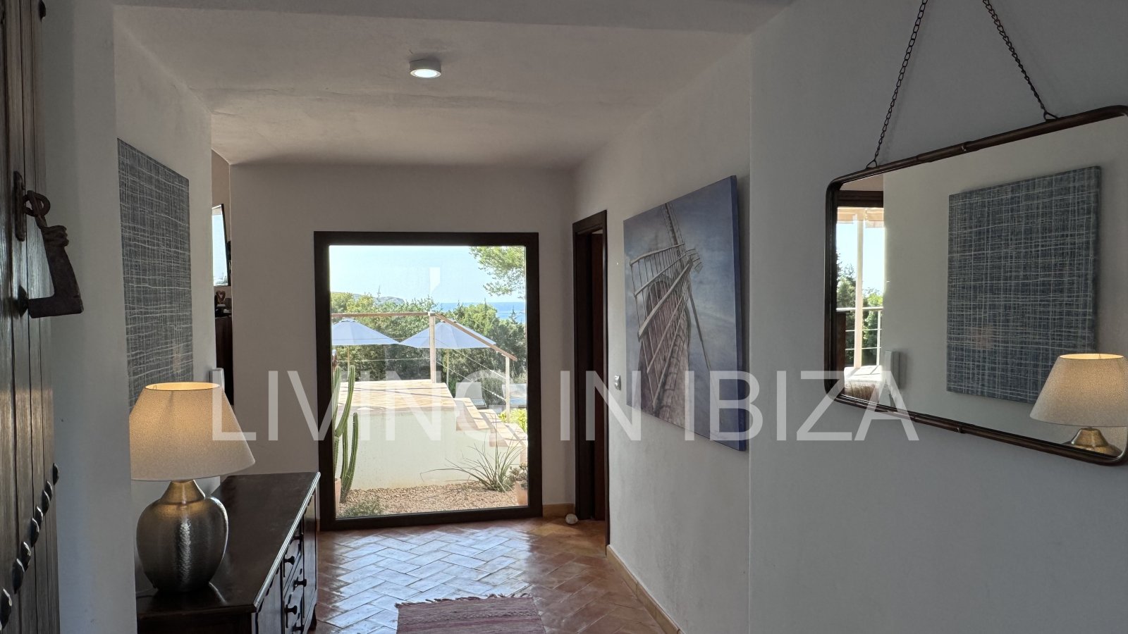 Alquiler larga temporada/alquiler anual. Finca totalmente reformada en la zona de Cala Conta, isla de Ibiza. Agradable privacidad