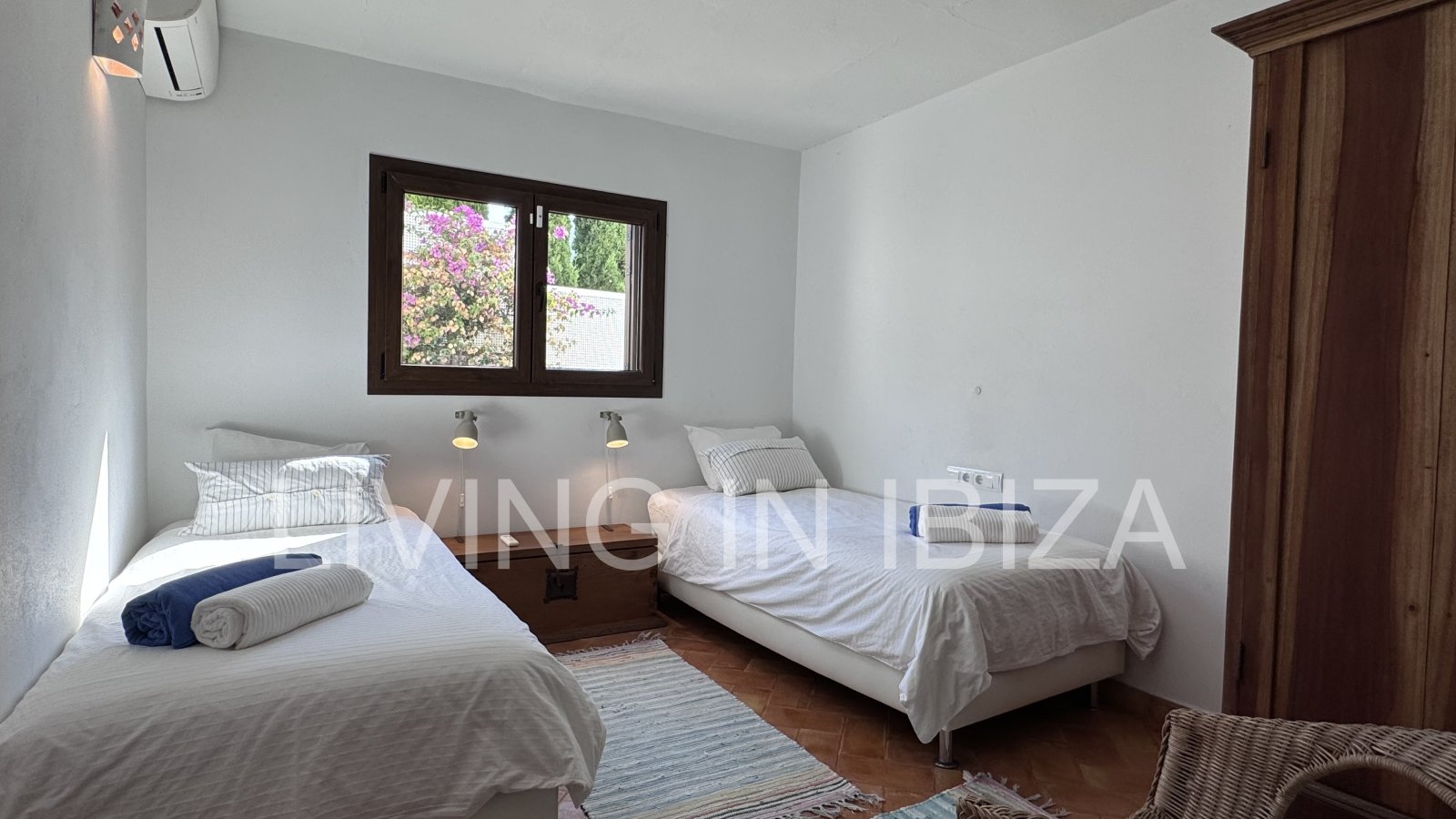 Alquiler larga temporada/alquiler anual. Finca totalmente reformada en la zona de Cala Conta, isla de Ibiza. Agradable privacidad