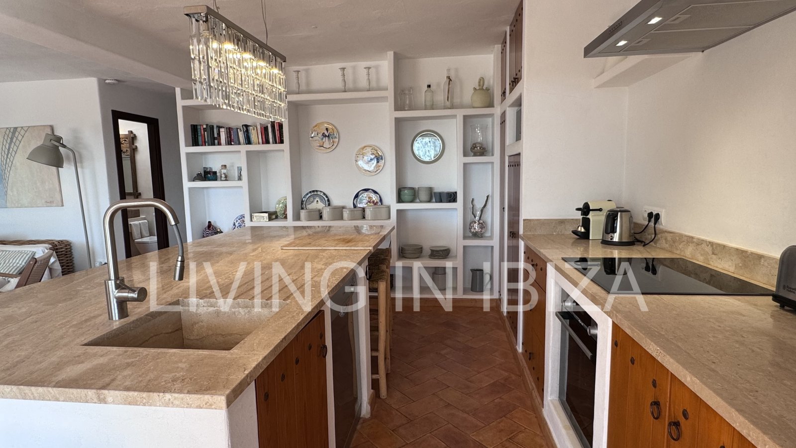 Alquiler larga temporada/alquiler anual. Finca totalmente reformada en la zona de Cala Conta, isla de Ibiza. Agradable privacidad