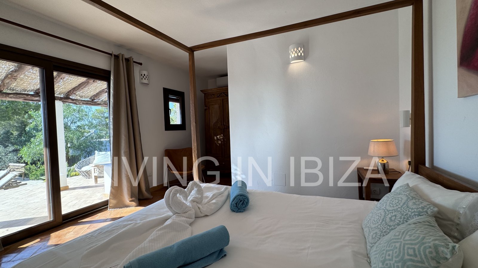 Alquiler larga temporada/alquiler anual. Finca totalmente reformada en la zona de Cala Conta, isla de Ibiza. Agradable privacidad