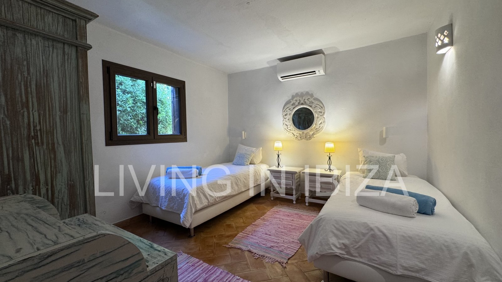 Alquiler larga temporada/alquiler anual. Finca totalmente reformada en la zona de Cala Conta, isla de Ibiza. Agradable privacidad