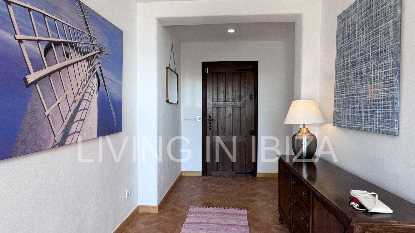 Alquiler larga temporada/alquiler anual. Finca totalmente reformada en la zona de Cala Conta, isla de Ibiza. Agradable privacidad