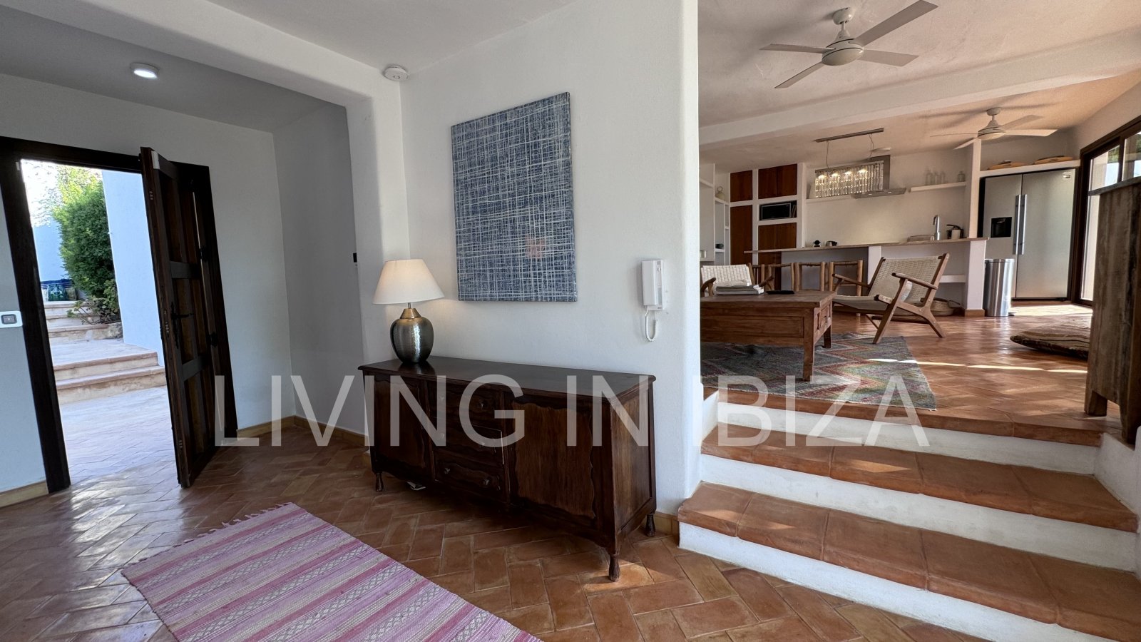 Alquiler larga temporada/alquiler anual. Finca totalmente reformada en la zona de Cala Conta, isla de Ibiza. Agradable privacidad