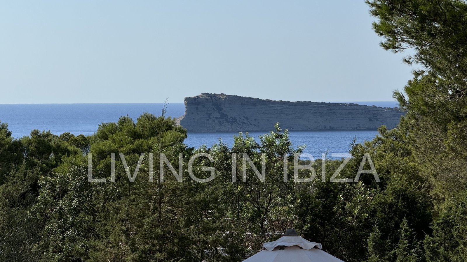 Alquiler larga temporada/alquiler anual. Finca totalmente reformada en la zona de Cala Conta, isla de Ibiza. Agradable privacidad