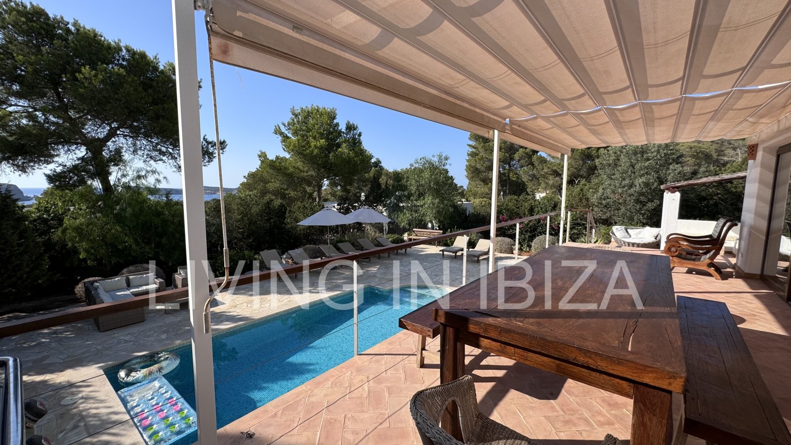 Alquiler larga temporada/alquiler anual. Finca totalmente reformada en la zona de Cala Conta, isla de Ibiza. Agradable privacidad