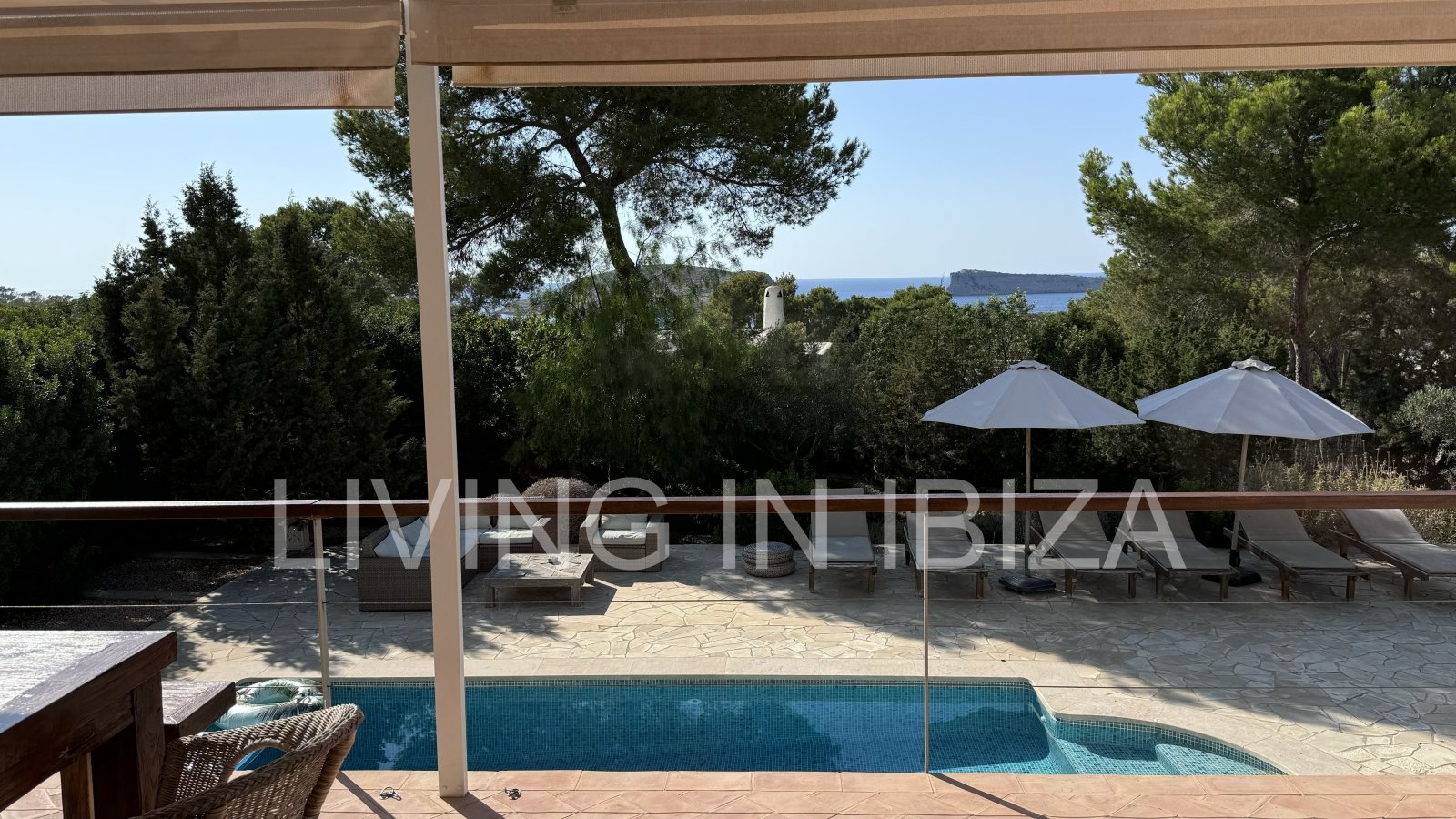 Alquiler larga temporada/alquiler anual. Finca totalmente reformada en la zona de Cala Conta, isla de Ibiza. Agradable privacidad