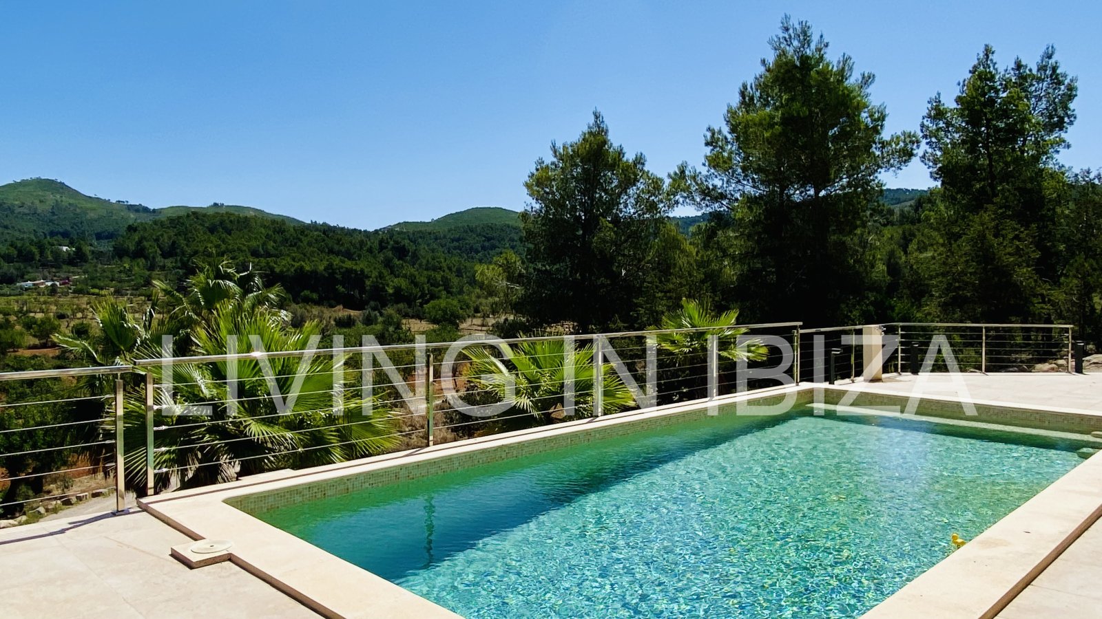 ALQUILER ANUAL/LARGO PLAZO, villa moderna sin amueblar, San Juan, Ibiza, piscina de sal, calefacción suelo radiante, 3 habitaciones, 3 baños 