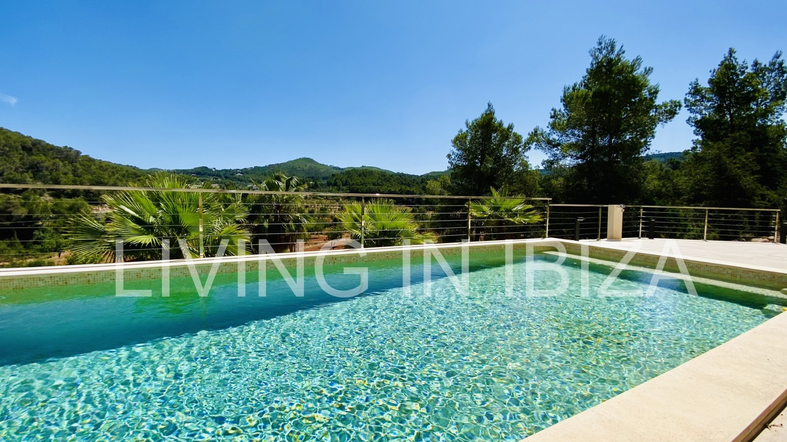 ALQUILER ANUAL/LARGO PLAZO, villa moderna sin amueblar, San Juan, Ibiza, piscina de sal, calefacción suelo radiante, 3 habitaciones, 3 baños 