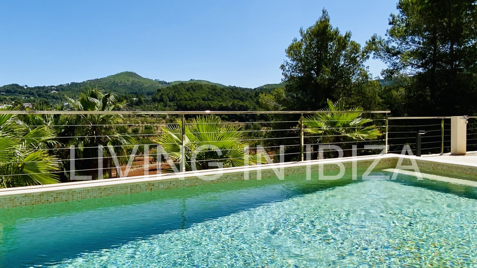 ALQUILER ANUAL/LARGO PLAZO, villa moderna sin amueblar, San Juan, Ibiza, piscina de sal, calefacción suelo radiante, 3 habitaciones, 3 baños 