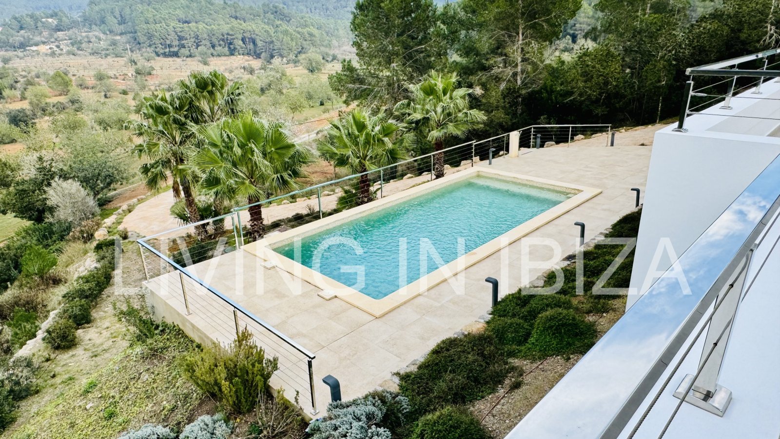 ALQUILER ANUAL/LARGO PLAZO, villa moderna sin amueblar, San Juan, Ibiza, piscina de sal, calefacción suelo radiante, 3 habitaciones, 3 baños 