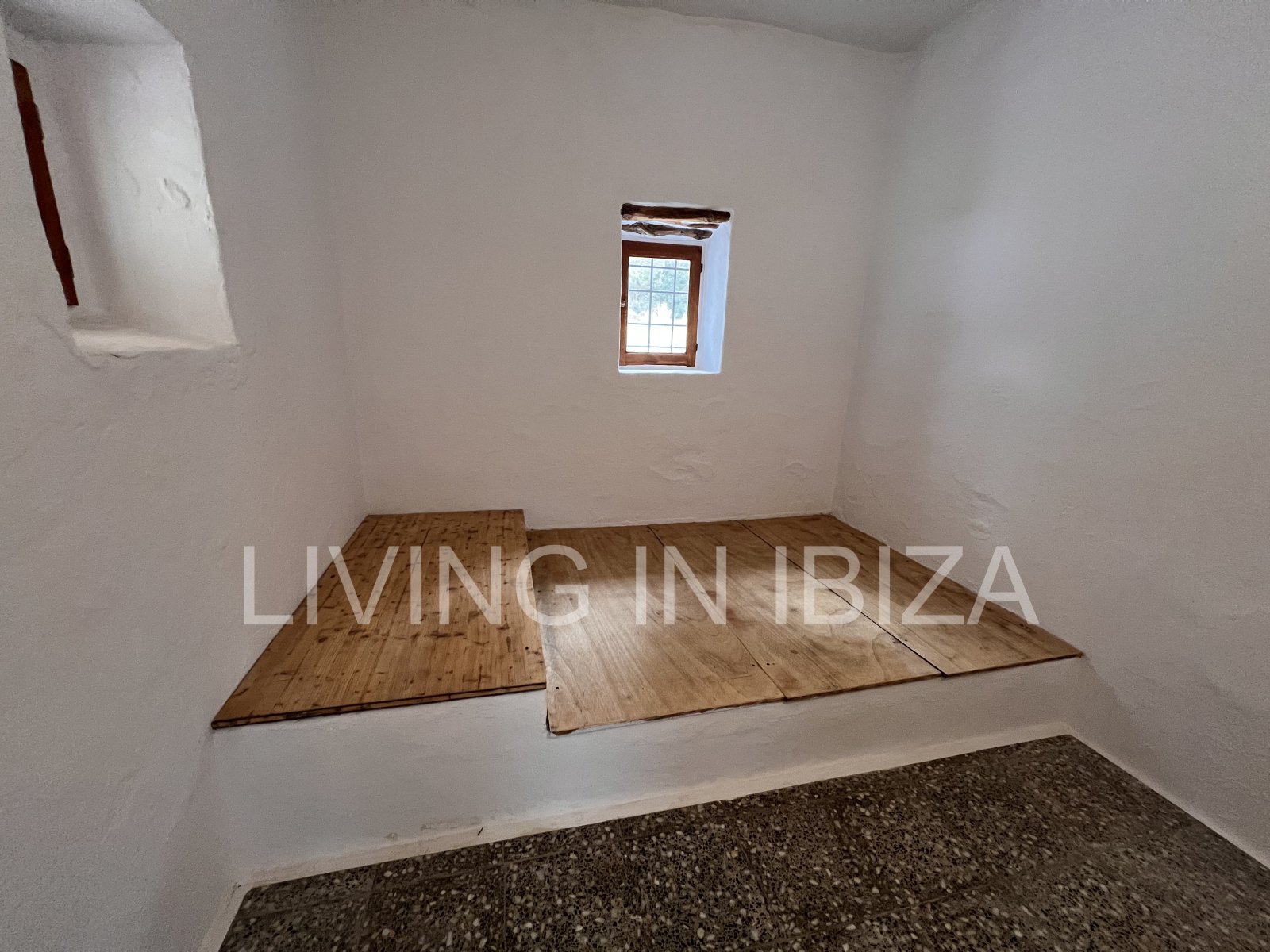 Se alquila anual en Santa Gertrudis, Ibiza.Casa Payesa con toques de actualidad, donde podrá disfrutar del encanto de vivir rodeado por la naturaleza.