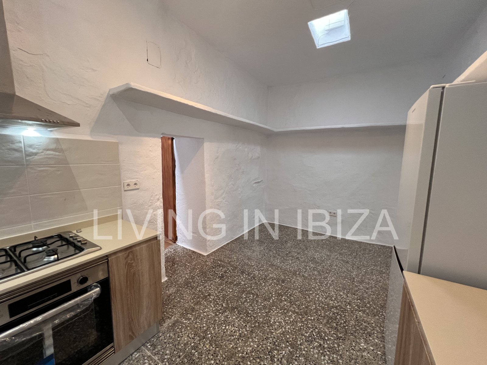 Se alquila anual en Santa Gertrudis, Ibiza.Casa Payesa con toques de actualidad, donde podrá disfrutar del encanto de vivir rodeado por la naturaleza.