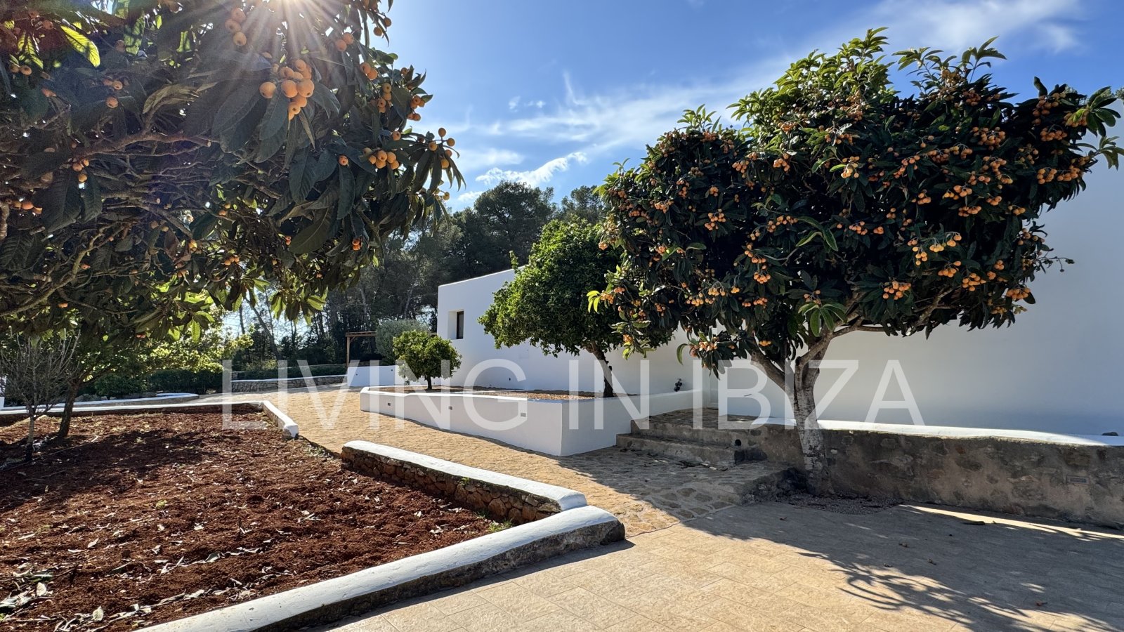 Alquiler a largo plazo anual. Confortable villa renovada con piscina de sal, zona rural tranquila y privada de Santa Gertrudis y San Lorenzo Ibiza