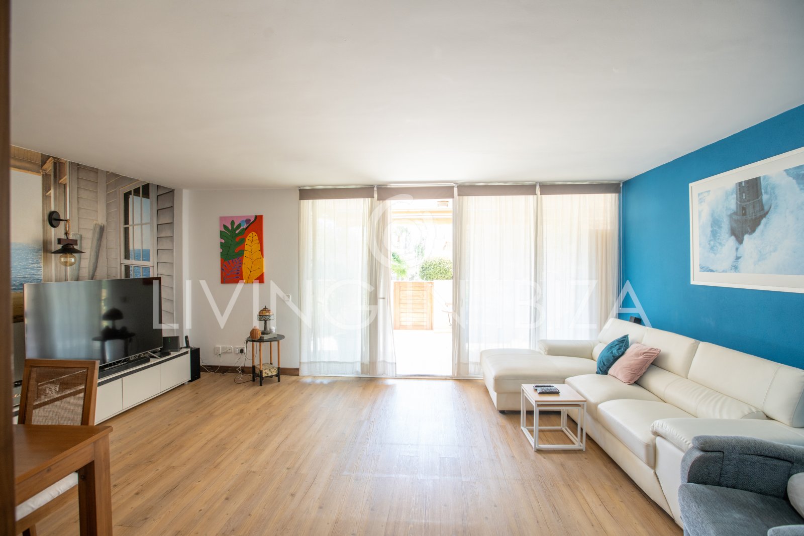 EN VENTA: THE SKY OF IBIZA, vivienda adosada de cuatro plantas (triplex) en Ibiza, zona Can Misses. 4 dormitorios, piscina a 5 minutos del aeropuerto