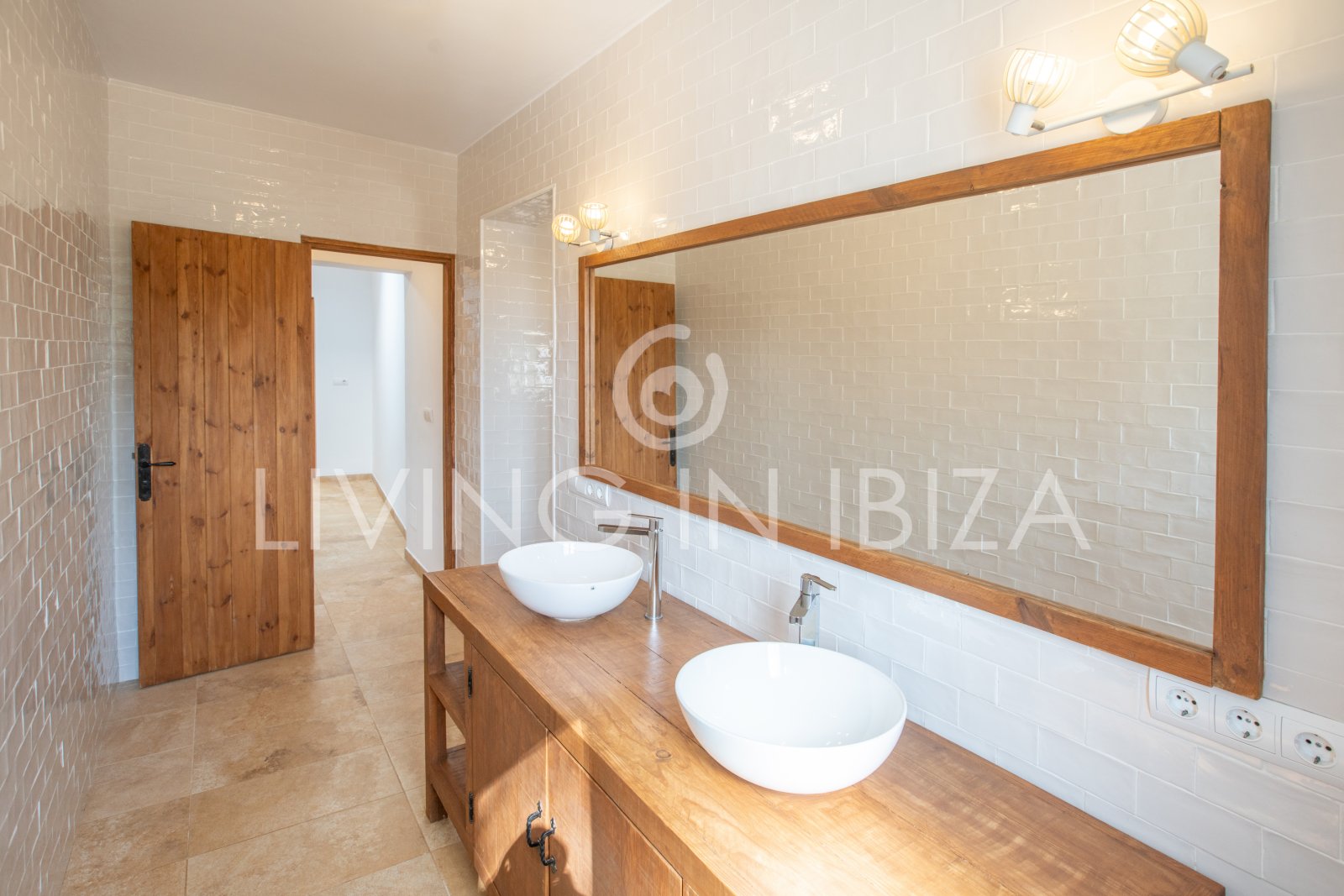 Alquiler a largo plazo anual. Confortable villa renovada con piscina de sal, zona rural tranquila y privada de Santa Gertrudis y San Lorenzo Ibiza