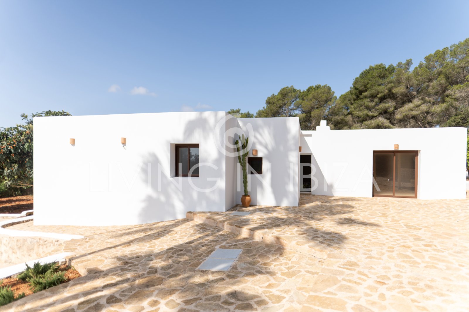 Alquiler a largo plazo anual. Confortable villa renovada con piscina de sal, zona rural tranquila y privada de Santa Gertrudis y San Lorenzo Ibiza