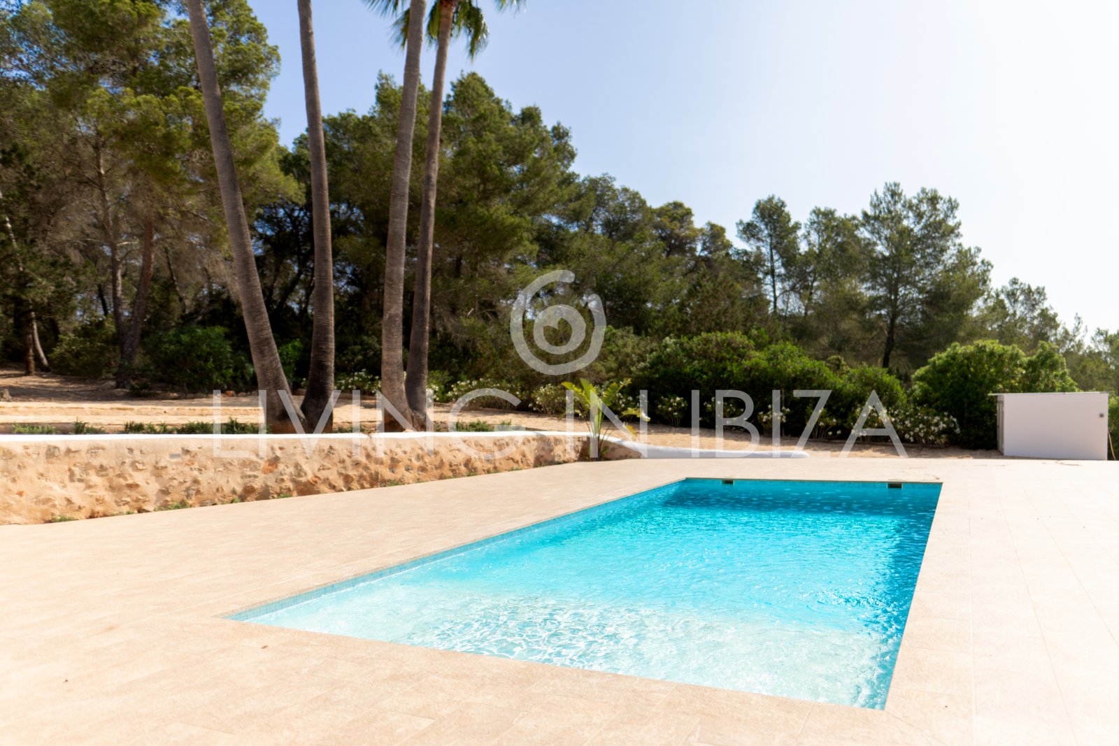 Alquiler a largo plazo anual. Confortable villa renovada con piscina de sal, zona rural tranquila y privada de Santa Gertrudis y San Lorenzo Ibiza