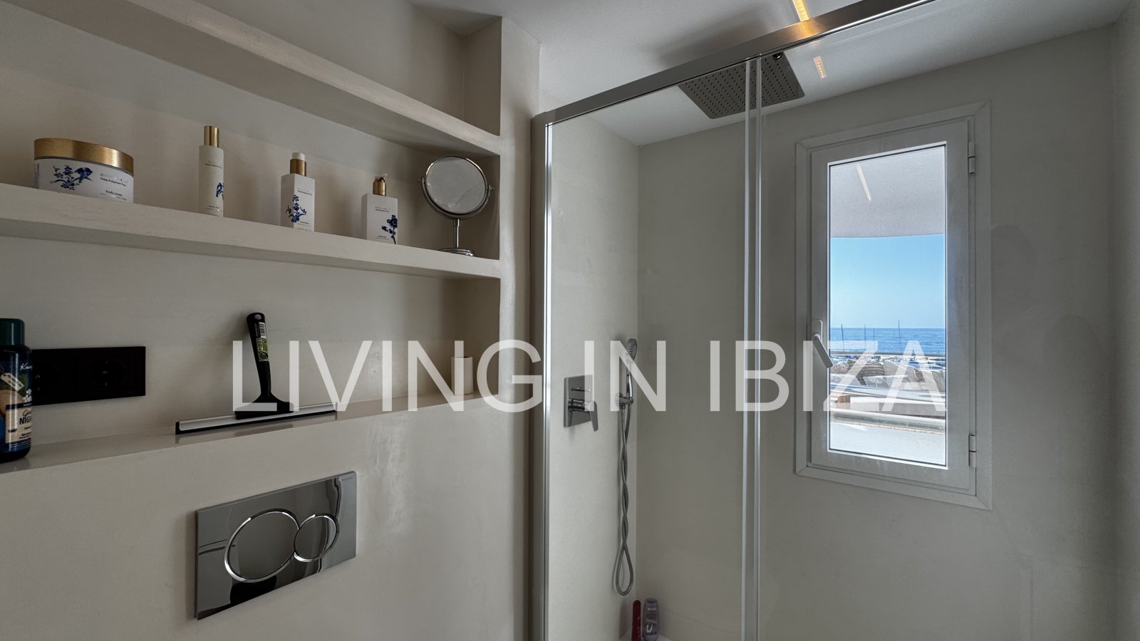 Extraordinario apartamento de Lujo e alquiler en Primera Línea de Mar, Paseo Marítimo, Puerto deportivo de Santa Eulalia del Río, Ibiza