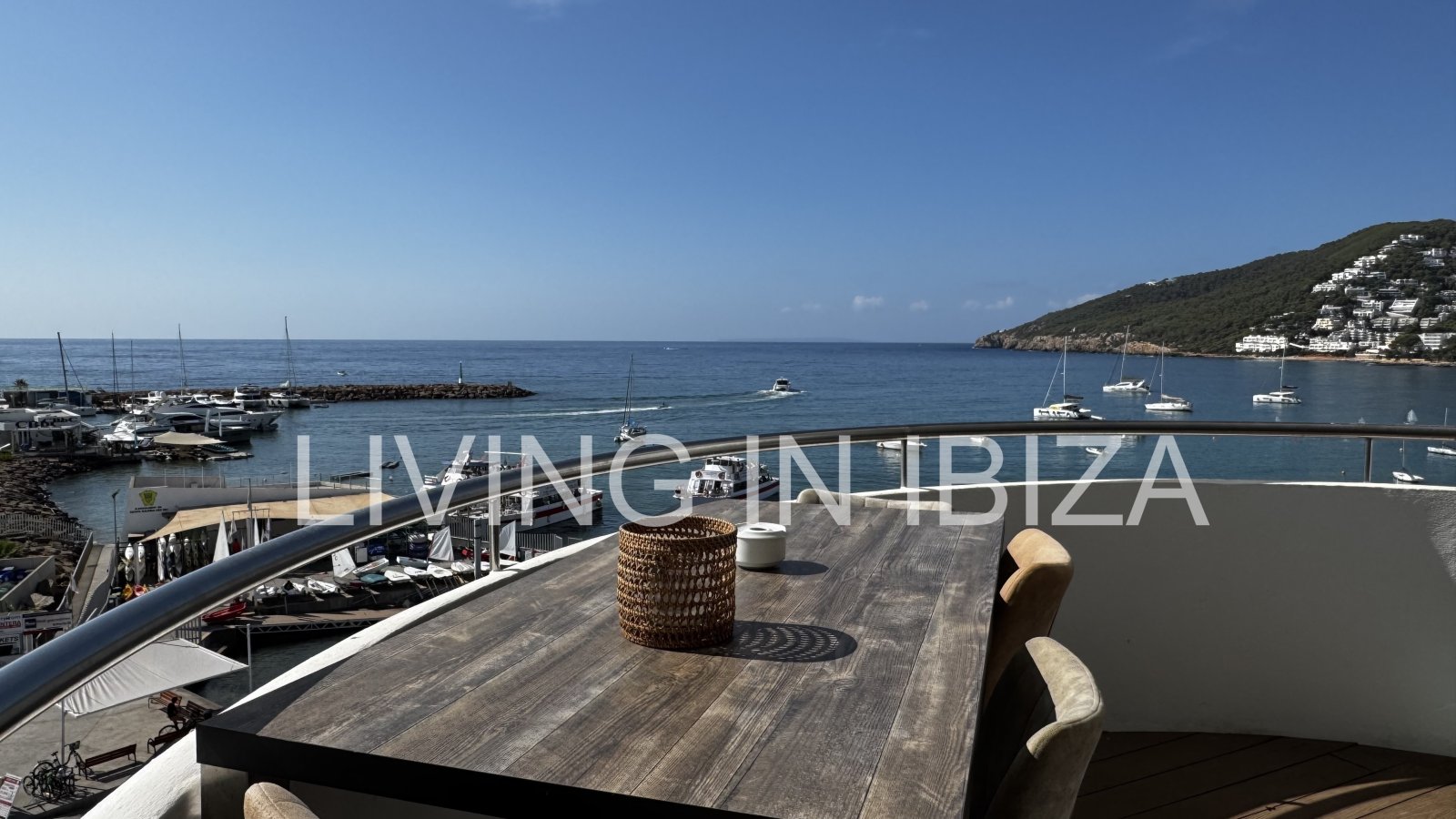 Extraordinario apartamento de Lujo e alquiler en Primera Línea de Mar, Paseo Marítimo, Puerto deportivo de Santa Eulalia del Río, Ibiza