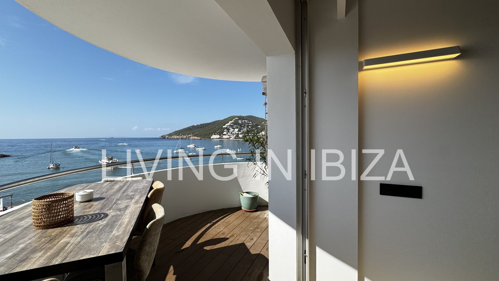Extraordinario apartamento de Lujo e alquiler en Primera Línea de Mar, Paseo Marítimo, Puerto deportivo de Santa Eulalia del Río, Ibiza