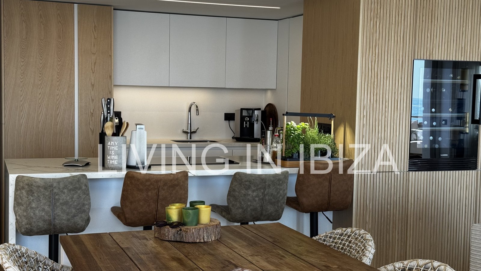 Extraordinario apartamento de Lujo e alquiler en Primera Línea de Mar, Paseo Marítimo, Puerto deportivo de Santa Eulalia del Río, Ibiza