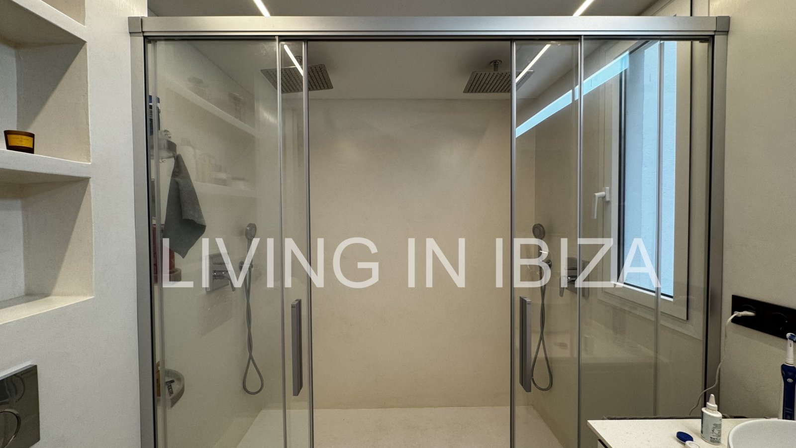 Extraordinario apartamento de Lujo e alquiler en Primera Línea de Mar, Paseo Marítimo, Puerto deportivo de Santa Eulalia del Río, Ibiza