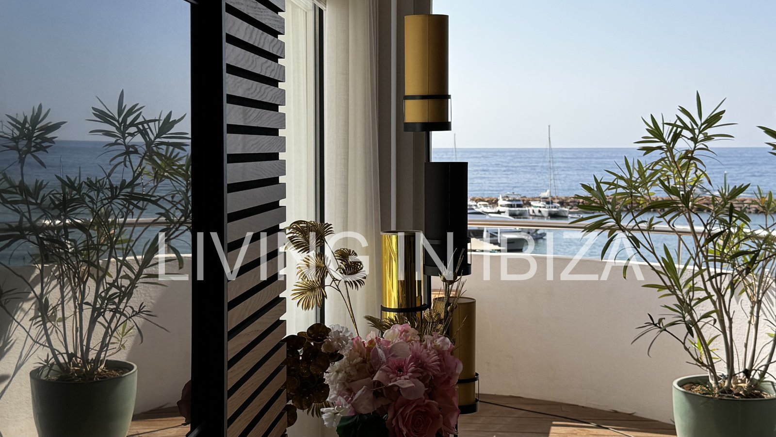 Extraordinario apartamento de Lujo e alquiler en Primera Línea de Mar, Paseo Marítimo, Puerto deportivo de Santa Eulalia del Río, Ibiza