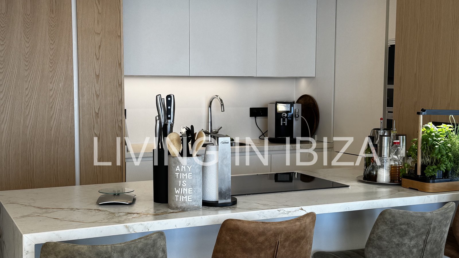 Extraordinario apartamento de Lujo e alquiler en Primera Línea de Mar, Paseo Marítimo, Puerto deportivo de Santa Eulalia del Río, Ibiza