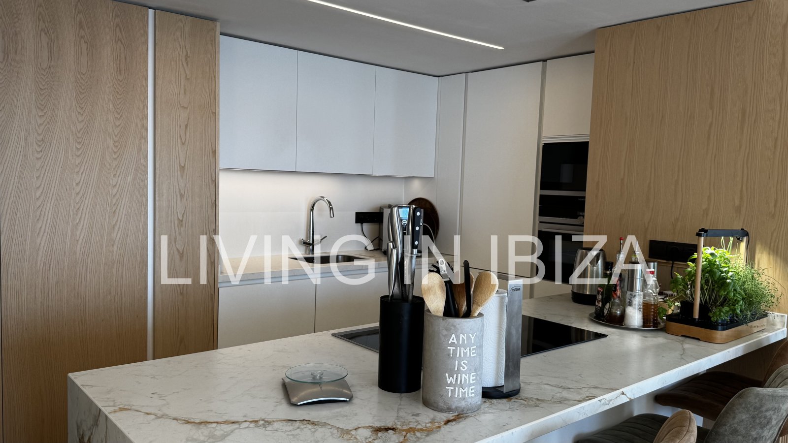 Extraordinario apartamento de Lujo e alquiler en Primera Línea de Mar, Paseo Marítimo, Puerto deportivo de Santa Eulalia del Río, Ibiza