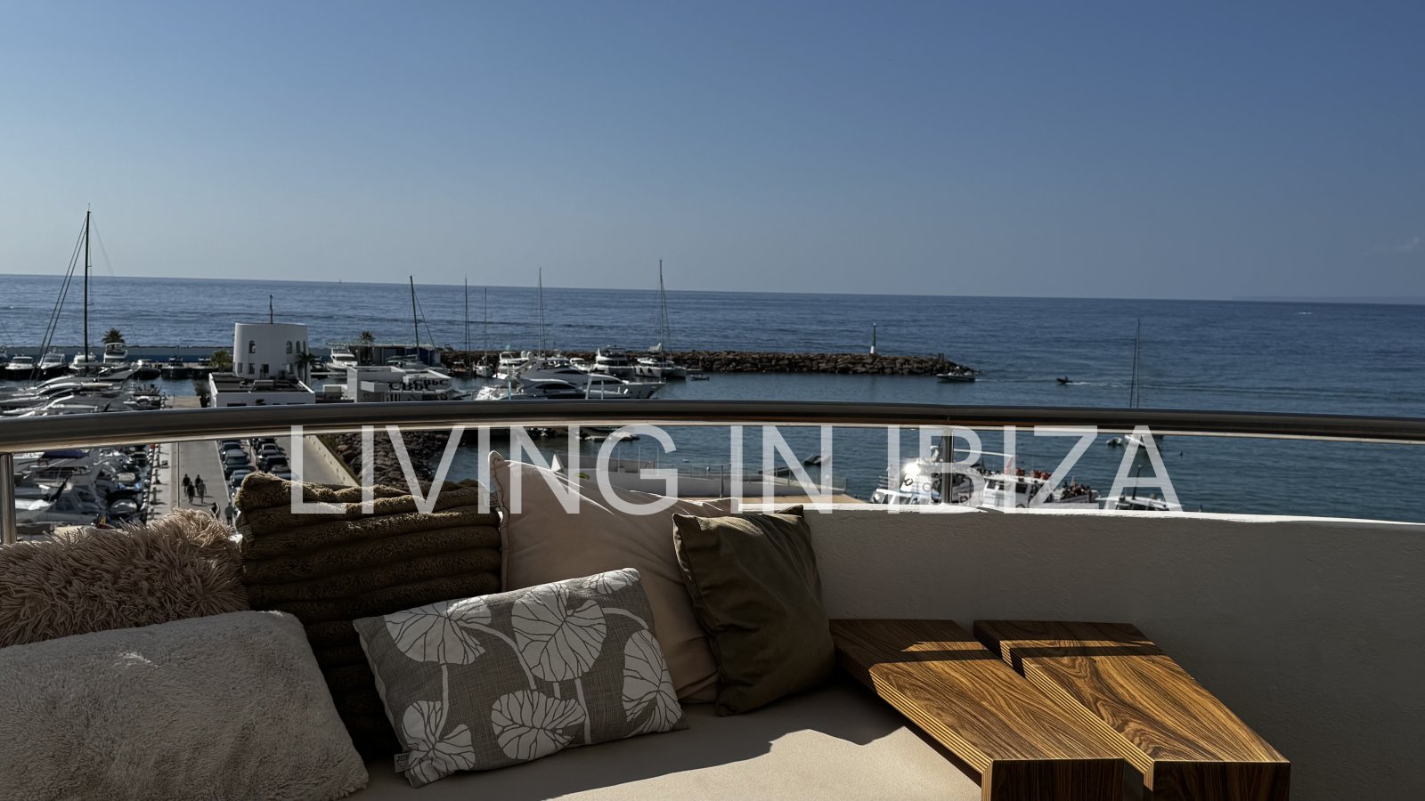 Extraordinario apartamento de Lujo e alquiler en Primera Línea de Mar, Paseo Marítimo, Puerto deportivo de Santa Eulalia del Río, Ibiza