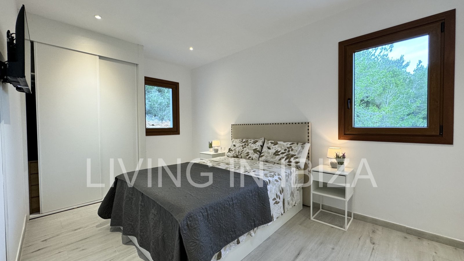 Se Alquila. Casa unifamiliar independiente en San Vicente, Ibiza. Aproximadamente 140 m2 sobre un terreno de unos 1.000 m2 Sin vecinos cercanos