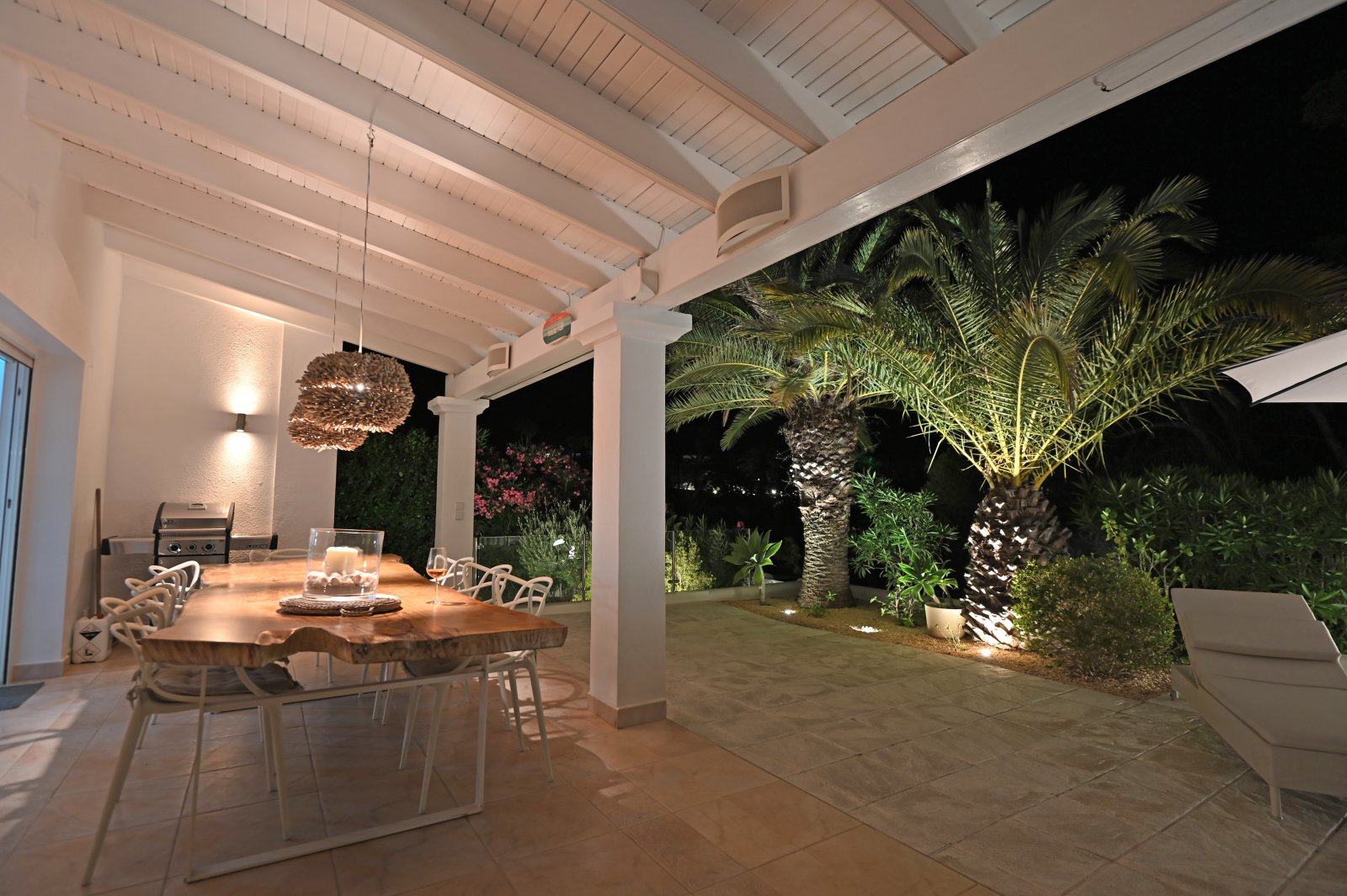 A la venta LA MAISON: encantadora villa de 3 habitaciones en Cala Llenya, Ibiza. Con piscina climatizada y ubicada a pocos metros de la playa de Cala 